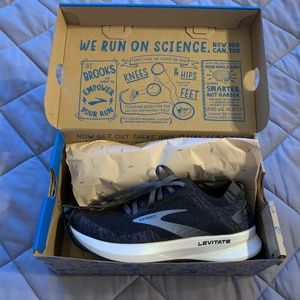 Never Worn Brooks Running Shoes, Levitate 4, Black, Size 5